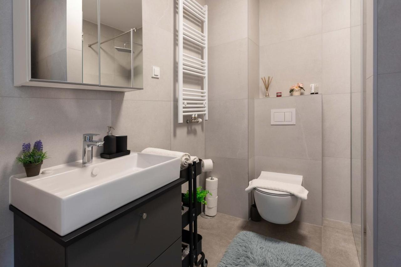 Design 2Bdr Apartment With Balcony- Free Parking Zagreb Ngoại thất bức ảnh